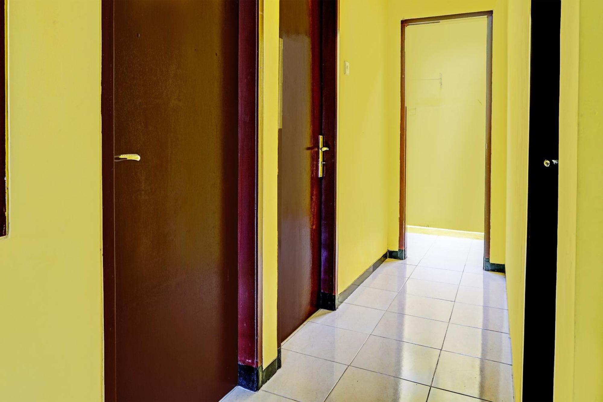 Oyo Life 91931 Permata Brantas Syariah